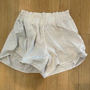 Lululemon hotty hot high rise short 4in lined white size 8